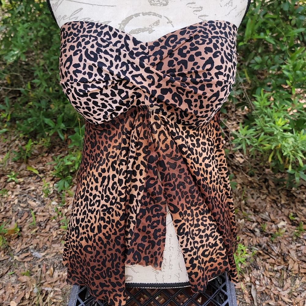Leporad Print Swimsuit Top Sexy